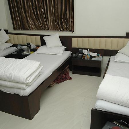 Hotel Causeway, Colaba Bombaj Exteriér fotografie